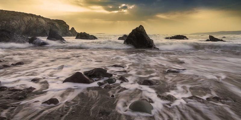 双减政策下课后服务新路径：在线教育、教学技巧与学习资源的创新融合